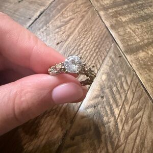 Moissanite 1 Carat Cut Round Color D Clarity VVS W/ Rose Accents On Side Sz 6